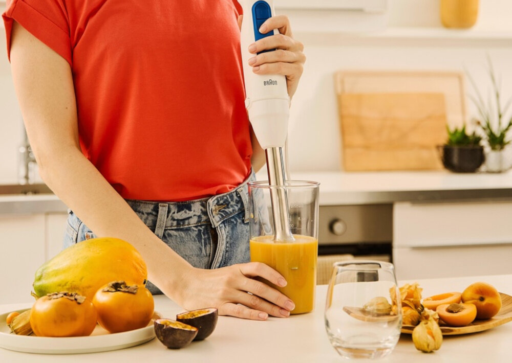 Blender BRAUN MultiQuick 3 MQ30201M Czarny 2 prędkości pracy Prosta, 2-stopniowa regulacja prędkośc prosta konstrukcja i wyprofilowany kształti Intuicyjnie dopasujesz prędkość pracy zdjęcie lifestyle
