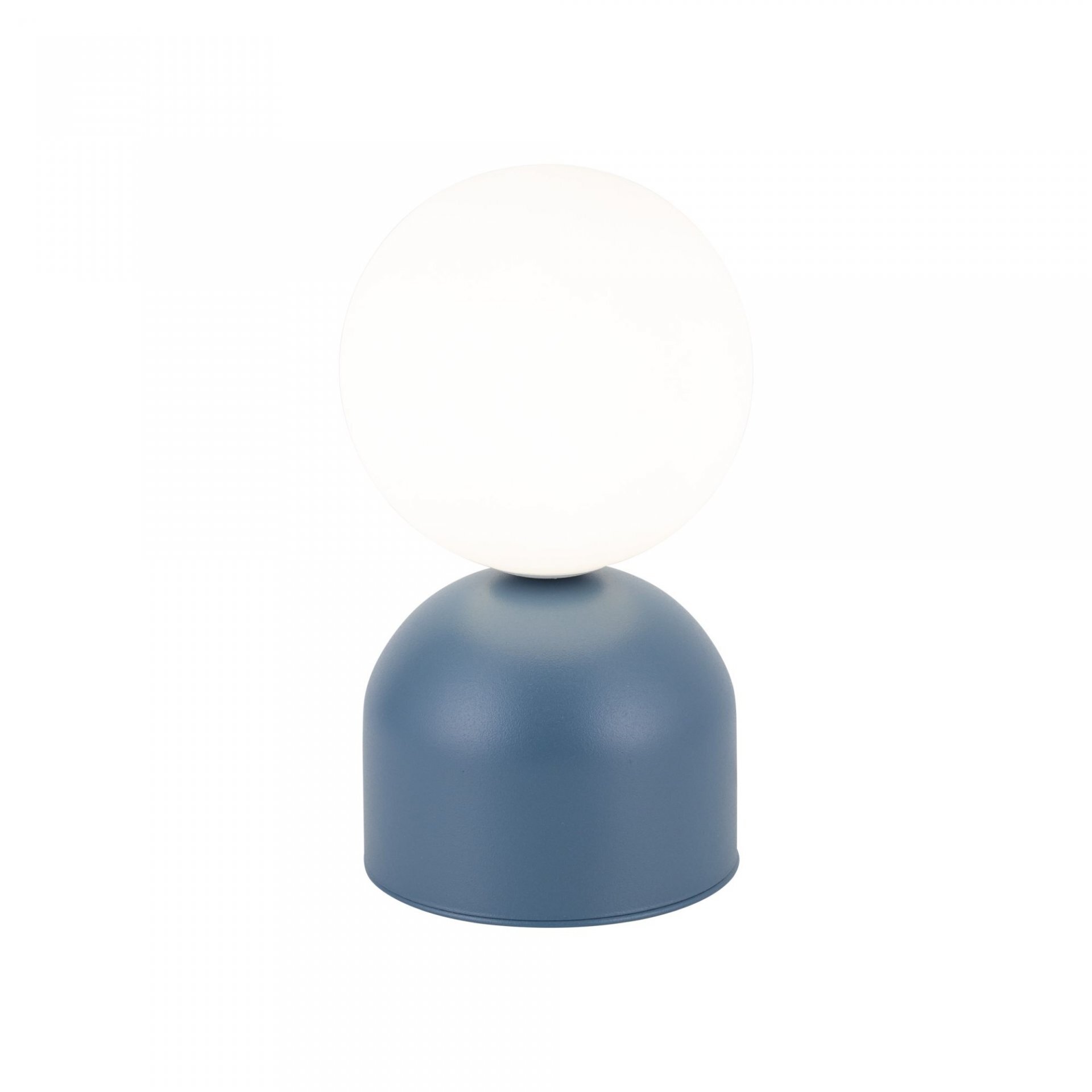 Na obrazie widoczna jest lampka nocna z białym, kulistym kloszem i granatową podstawą. Lampka ma prosty, nowoczesny design.
