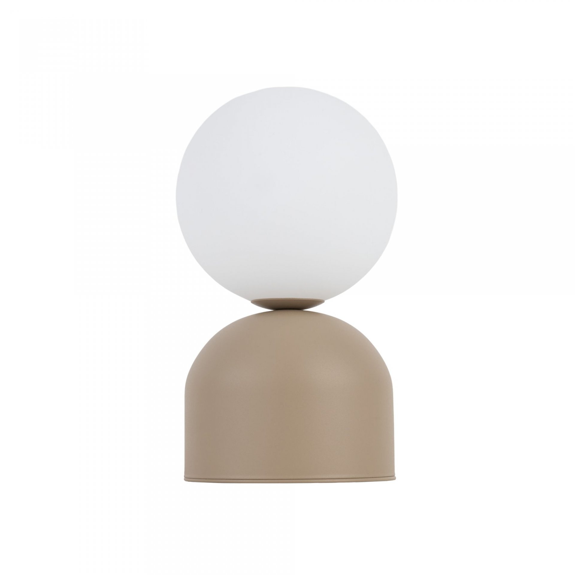 Na obrazie widoczna jest lampka nocna z białym, kulistym kloszem i beżową, półkulistą podstawą. Lampka ma nowoczesny design i jest wykonana z lakierowanej stali.