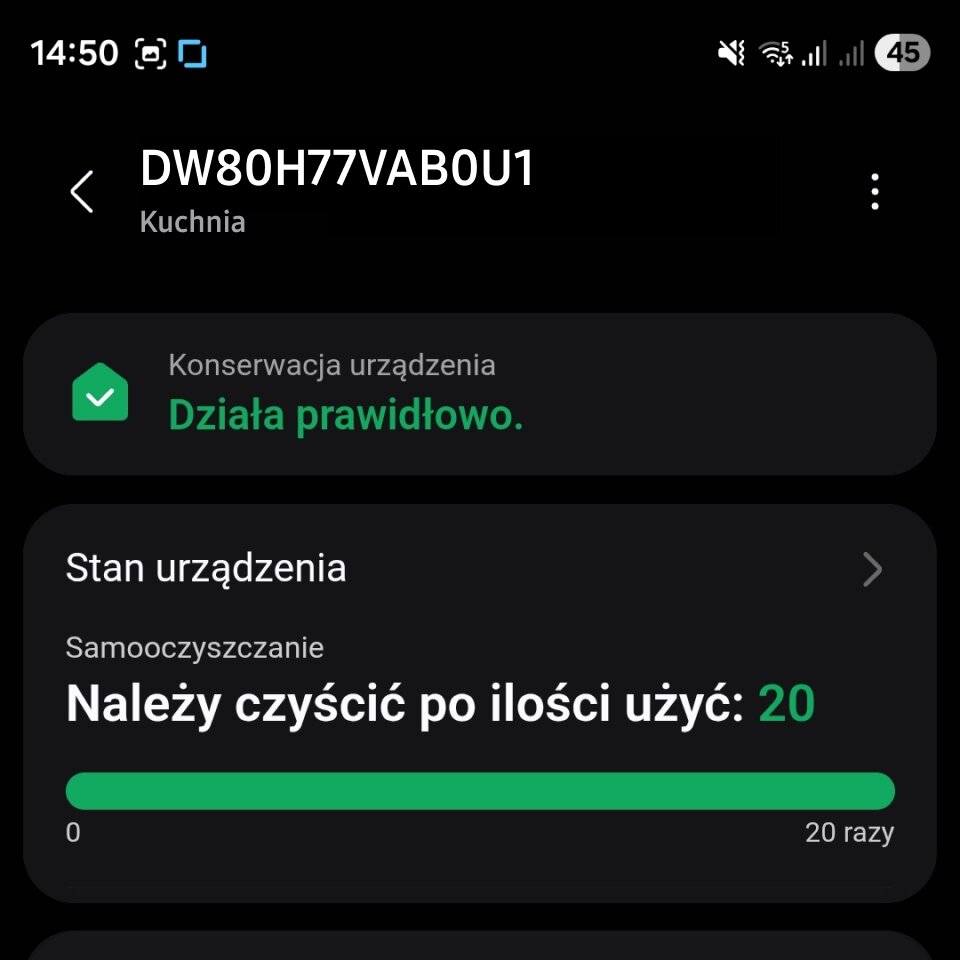 informacje o konieczności czyszczenia Ekran aplikacji pokazujący stan zmywarki DW80H77VAB0U1. Informacje: \'Konserwacja urządzenia Działa prawidłowo.\' oraz \'Należy czyścić po ilości użyć: 20\'.