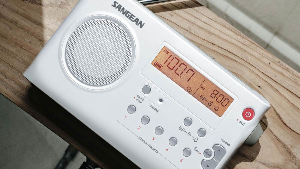 Radio SANGEAN PR-D7 - design