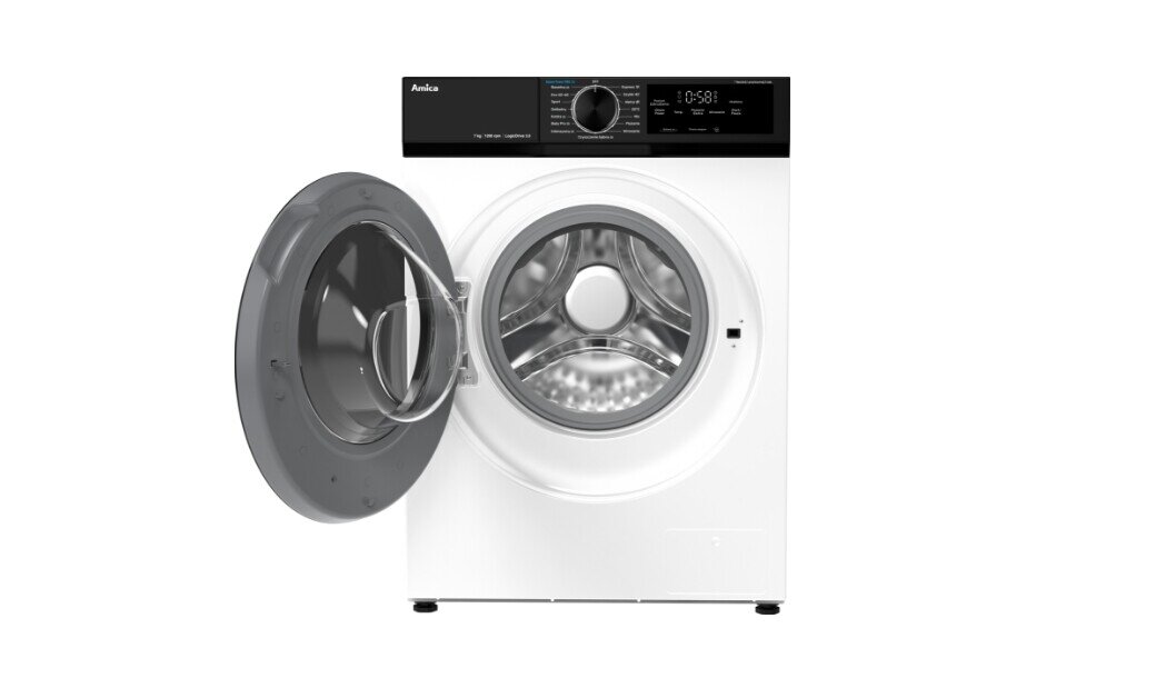 Pralka z otwartymi drzwiami, widoczny bęben wewnętrzny. Na panelu sterowania znajduje się logo \'Amica\' oraz wyświetlacz z czasem \'1:05:81\'.