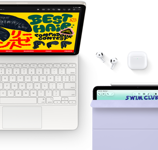 Na obrazie widoczny jest tablet z klawiaturą, na ekranie którego wyświetla się kolorowa grafika z napisem \'BEST HAIR COMPADOUR CONTEST\'. Obok tabletu znajdują się słuchawki bezprzewodowe z etui oraz drugi tablet z napisem \'SWIM CLUB\' na ekranie.