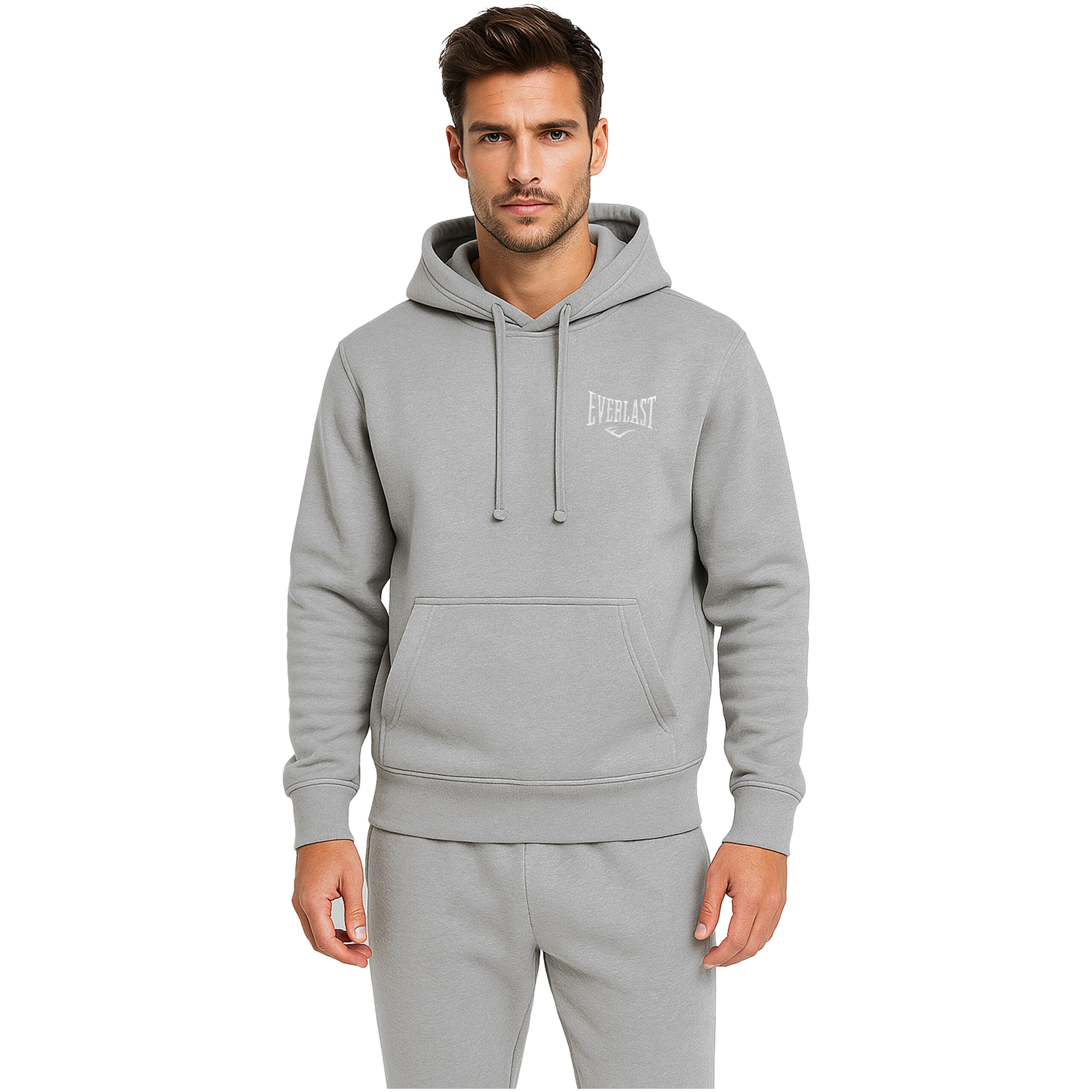 Mężczyzna ubrany w szarą bluzę z kapturem i kieszenią typu kangurka, z widocznym logo \'Everlast\' na piersi. Bluza jest częścią dresu sportowego.