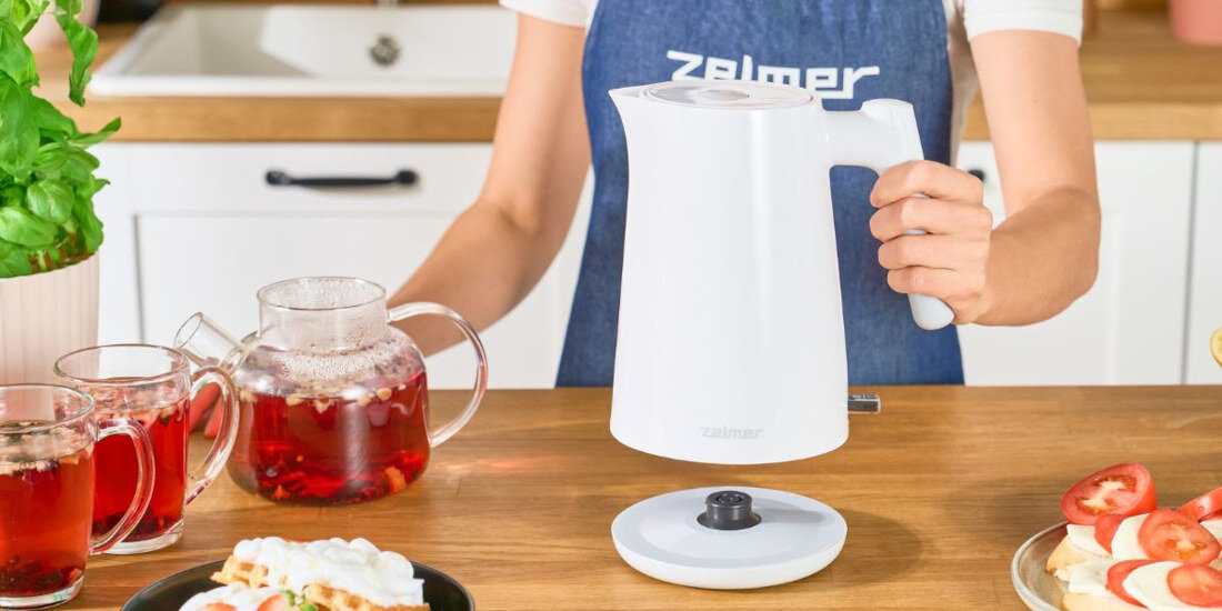  Czajnik ZELMER ZCK7020 Biały  Efektywność na co dzień szybkie zagotowanie wody i estetyczny wygląd płaska grzałka Ukryta grzałka ułatwia czyszczenie