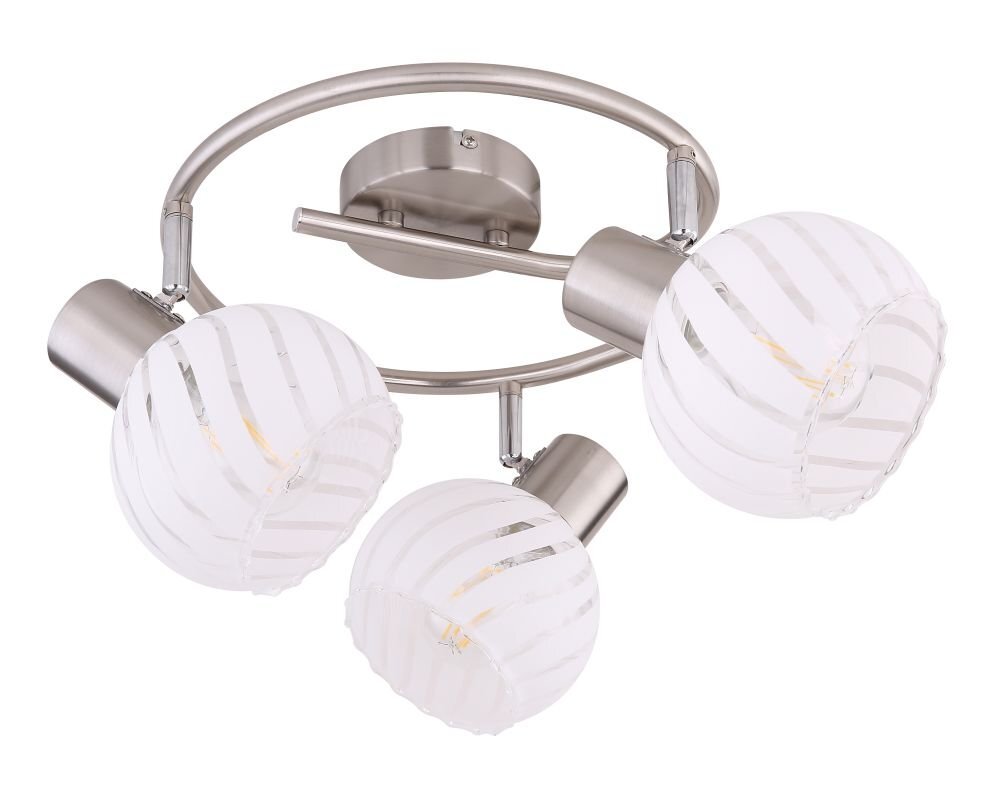 Lampa sufitowa z trzema kulistymi kloszami wykonanymi z białego szkła z przezroczystymi paskami, zamontowana na metalowej konstrukcji w kolorze satynowym. Lampa nie zawiera żarówek.