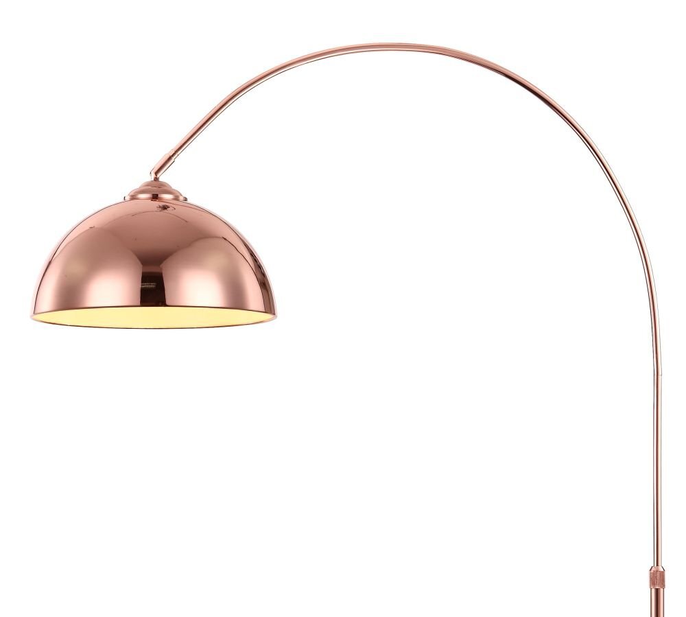 Lampa podłogowa w kolorze miedzianym z półokrągłym kloszem i łukowatym ramieniem. Klosz jest skierowany w dół, a całość ma elegancki, nowoczesny wygląd.