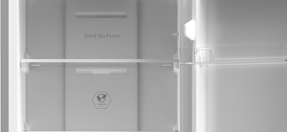 Wnętrze lodówki z napisem \'Total No Frost\' oraz symbolem z napisem \'360 AIRFLOW\'.