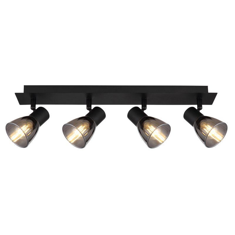 Czarna matowa lampa sufitowa z czterema reflektorami, każdy z przydymionym szklanym kloszem. Reflektory są zamontowane na prostokątnej listwie.