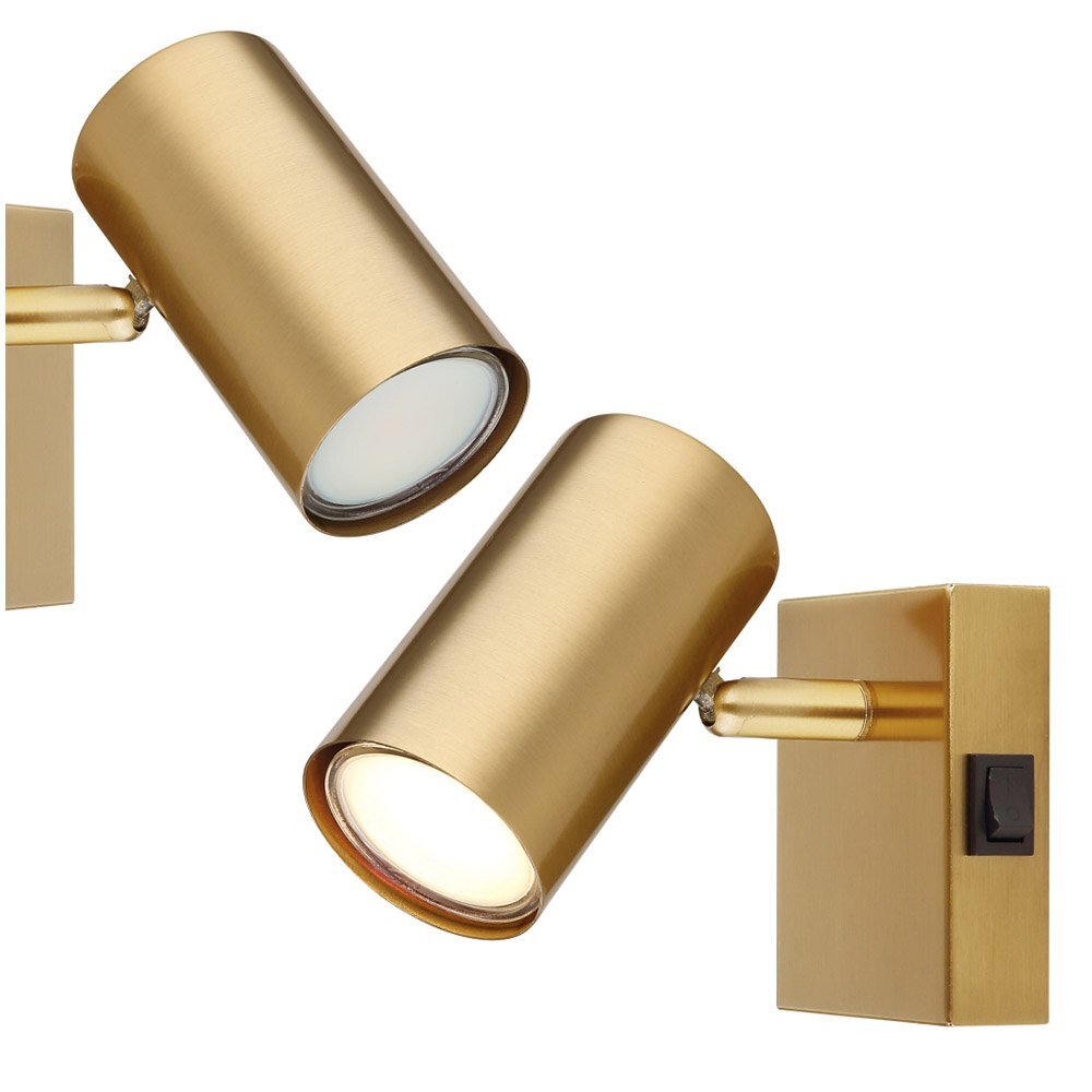 Złota lampa sufitowa reflektorowa z cylindrycznym kloszem i prostokątną podstawą z włącznikiem. Lampa ma nowoczesny design i eleganckie wykończenie.
