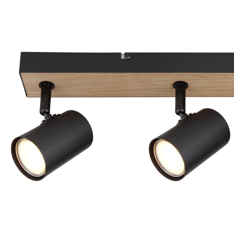 Lampa sufitowa z trzema czarnymi matowymi reflektorami zamontowanymi na prostokątnej podstawie z drewna MDF. Reflektory są skierowane w dół i nie zawierają żarówek.