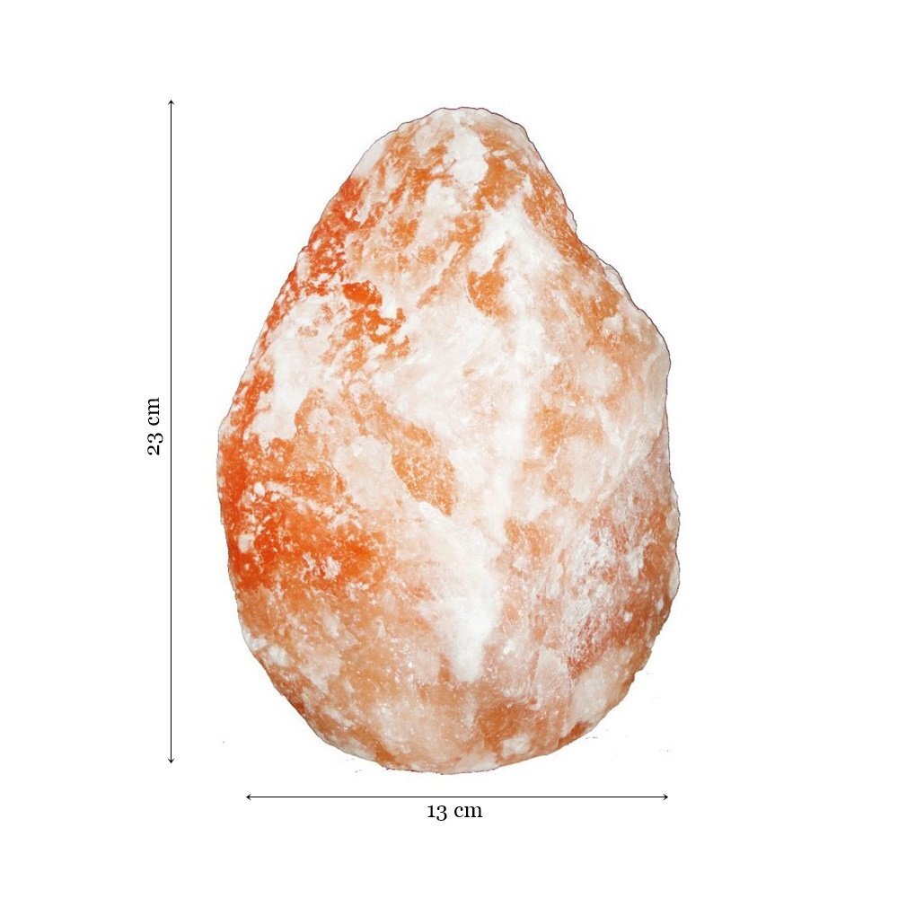 Obraz przedstawia lampę solną o nieregularnym kształcie, w kolorze pomarańczowo-białym. Obok lampy widoczne są wymiary: 23 cm wysokości i 13 cm szerokości.