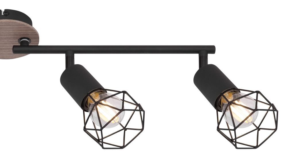 Lampa sufitowa z dwoma reflektorami w czarnych, metalowych oprawach z geometrycznymi kloszami. Elementy drewniane w kolorze brązowym widoczne na mocowaniu do sufitu.