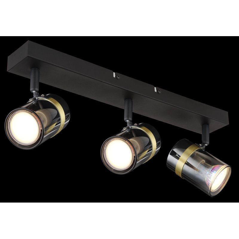 Lampa sufitowa z trzema reflektorami w czarnym matowym wykończeniu, z przydymionym szkłem i mosiężnymi elementami. Każdy reflektor jest zamontowany na prostokątnej listwie.