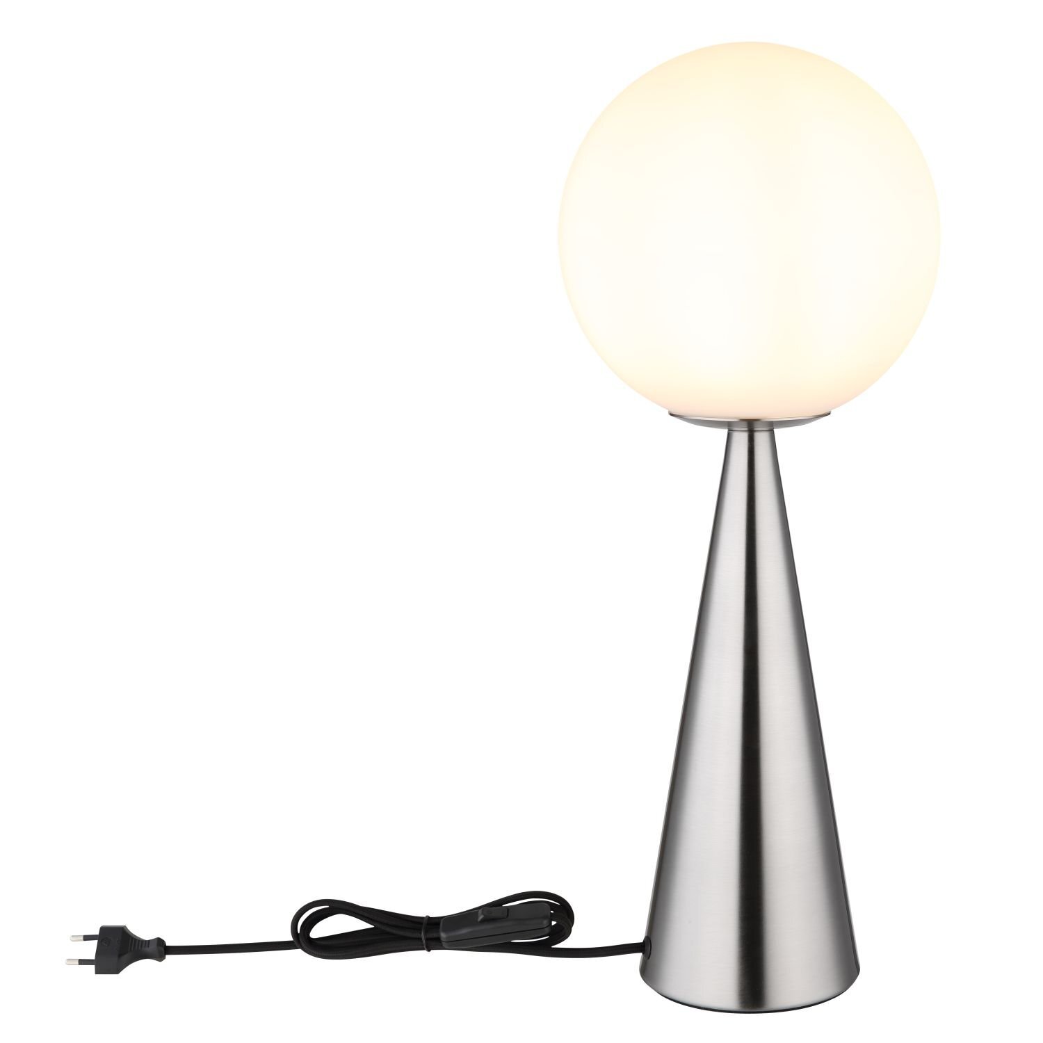 Lampa stołowa z kulistym kloszem na stożkowej podstawie w kolorze metalicznym. Obok lampy widoczny jest czarny przewód z wtyczką.