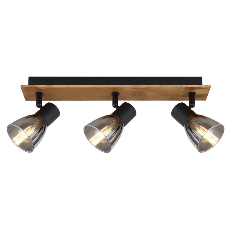 Lampa sufitowa z trzema reflektorami zamontowanymi na drewnianej listwie. Klosze są przydymione, a elementy mocujące mają czarny matowy kolor.