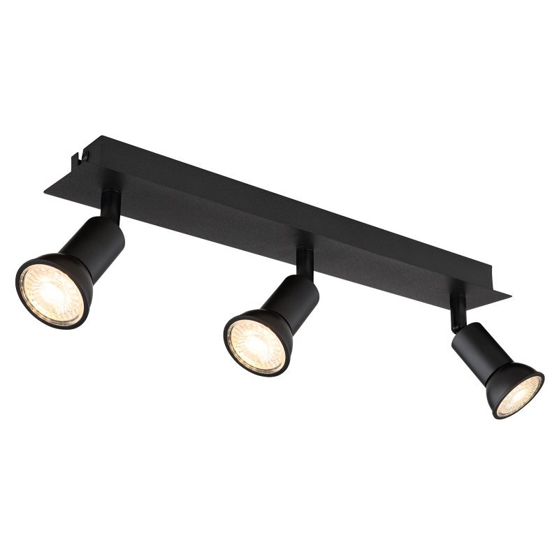 Czarna matowa lampa sufitowa z trzema regulowanymi reflektorami zamontowanymi na prostokątnej podstawie. Reflektory są przeznaczone na żarówki GU10.