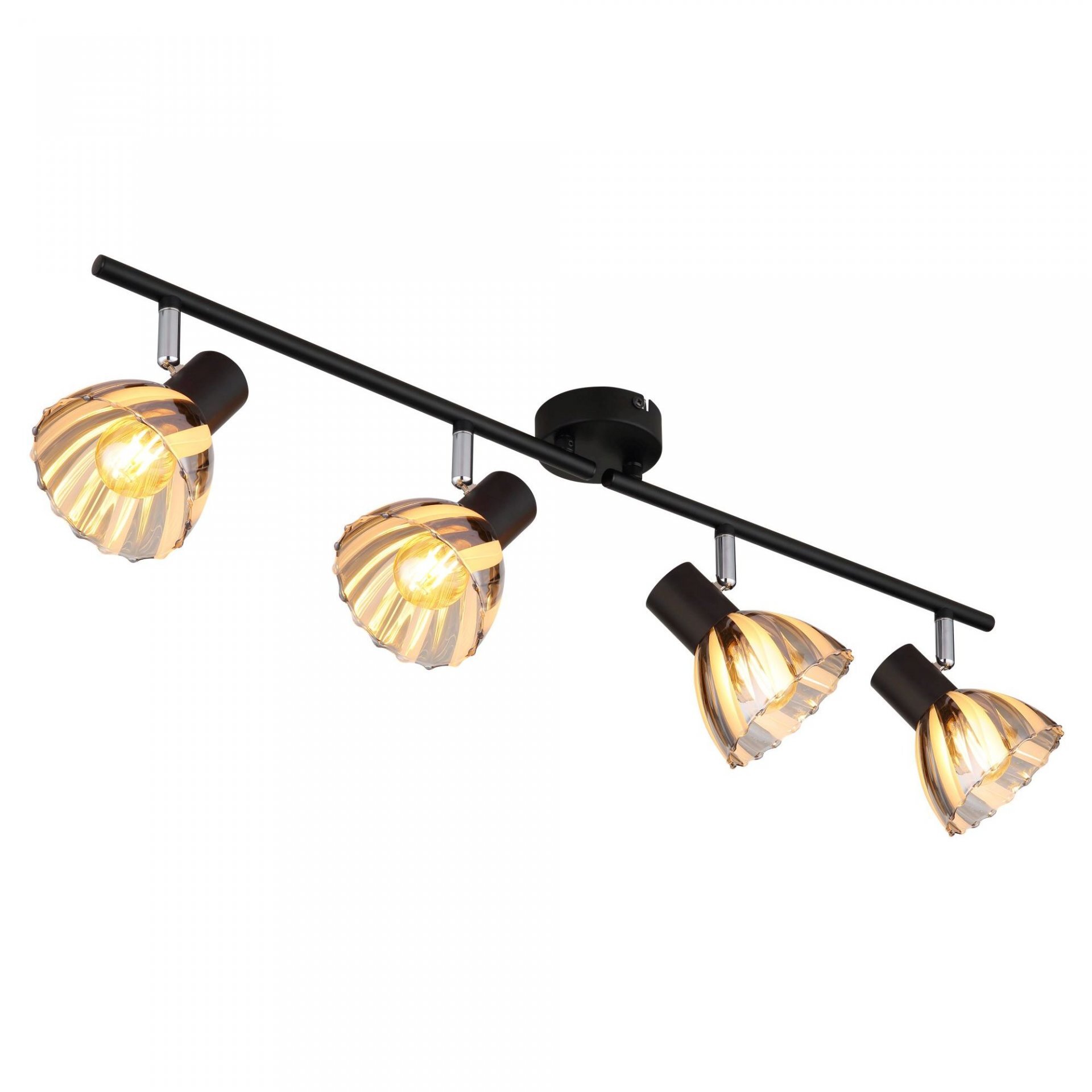 Lampa sufitowa z czterema reflektorami o nowoczesnym designie, z kloszami w kształcie muszli w kolorze bursztynowym. Konstrukcja jest czarna, a reflektory są zamontowane na prostym ramieniu.