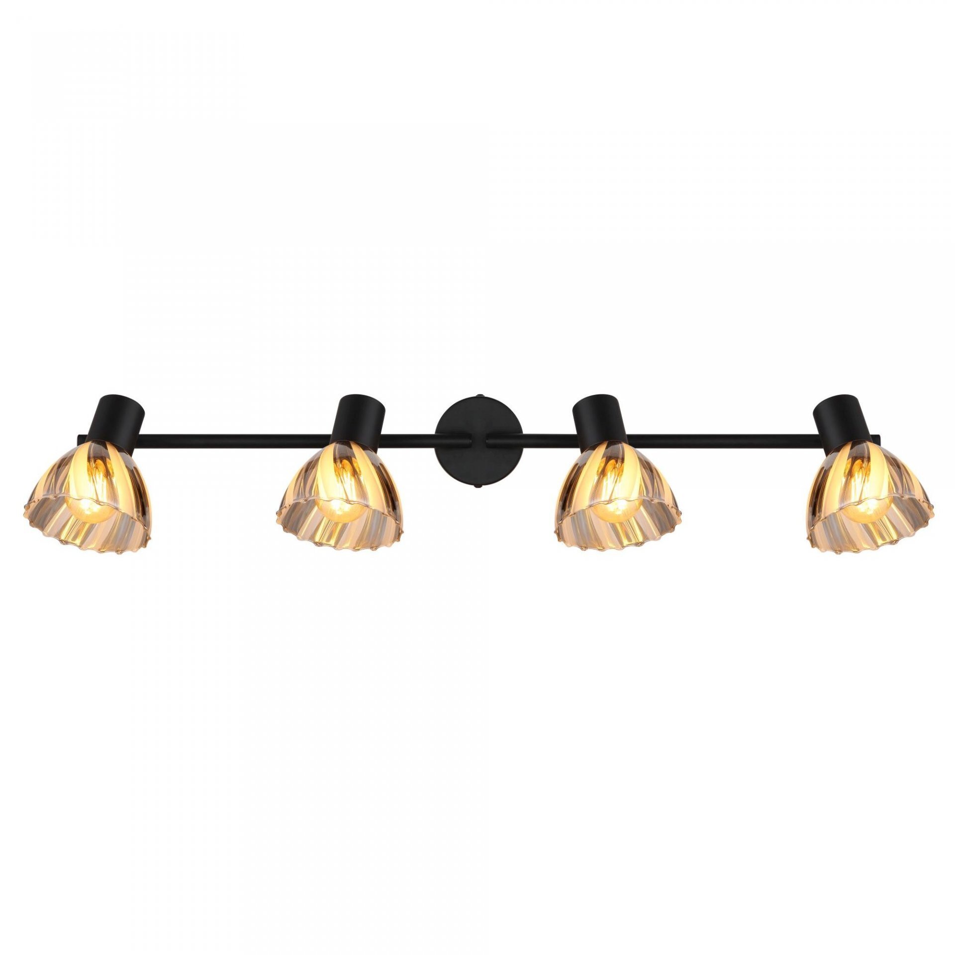 Lampa sufitowa z czterema reflektorami o bursztynowych kloszach zamontowana na czarnym, metalowym stelażu. Klosze mają falisty wzór, a całość ma nowoczesny design.