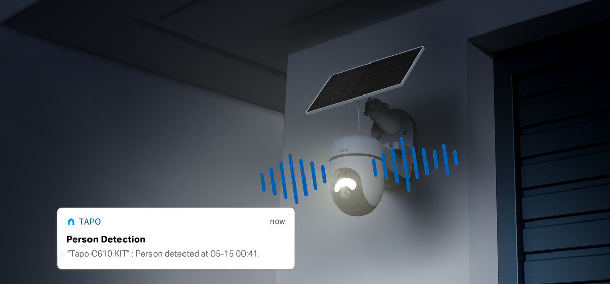 Kamera TP-LINK Tapo C610 Zewnętrzna, Wi-Fi, Kamera obrotowa, światło, dźwięk, ruch, ochrona, nocna pora, kamera oświetla teren przed budynkiem