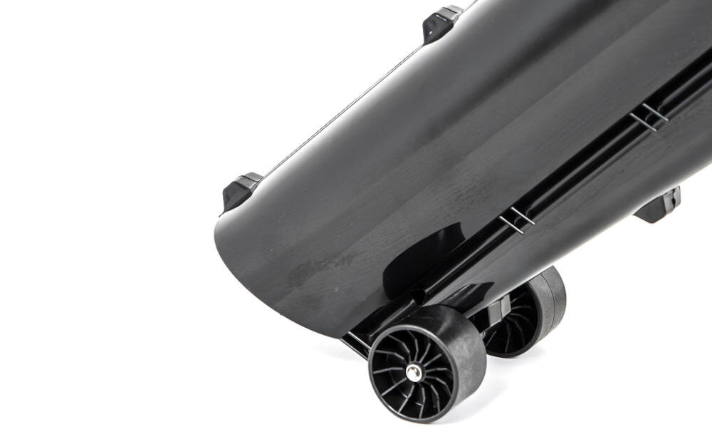 Czarny element z tworzywa sztucznego z dwoma kołami o promieniowym wzorze.