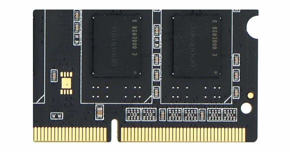 RAM-DDR3-GOODRAM-4GB-fragment-boczny
