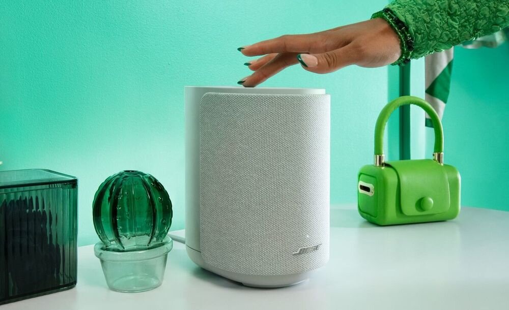BOSE LIFESTYLE ULTRA Speaker głośnik multiroom bluetooth surround przestrzenny dźwięk, głośnik na białej półce