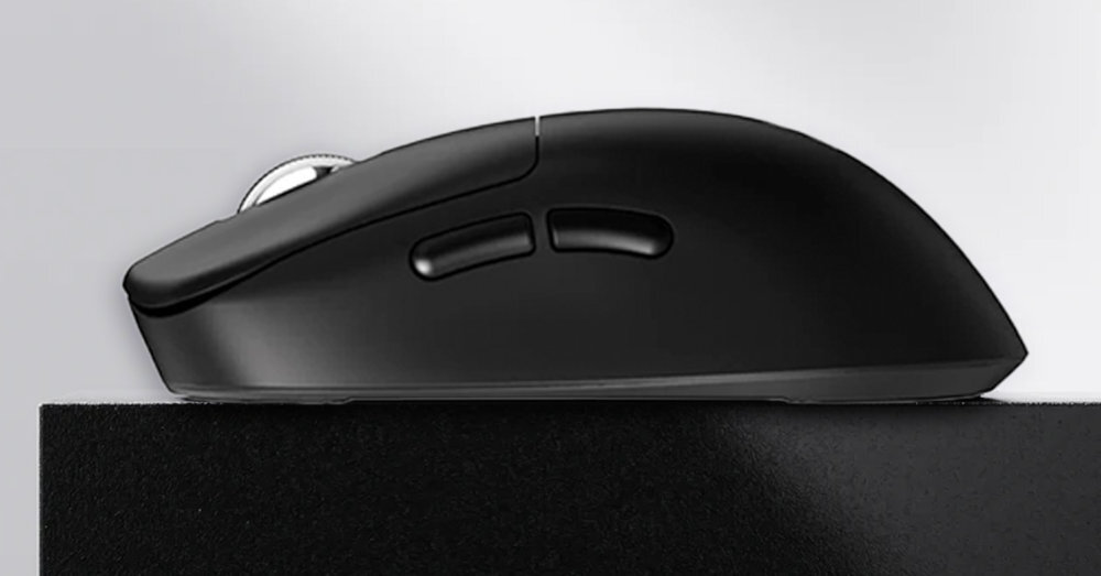 MCHOSE L7 Ultra 46 g Solidna konstrukcja kształt z wysokim profilem i zwężeniem w talii palm, claw i fingertip - mysz w kolorze czarnym od boku