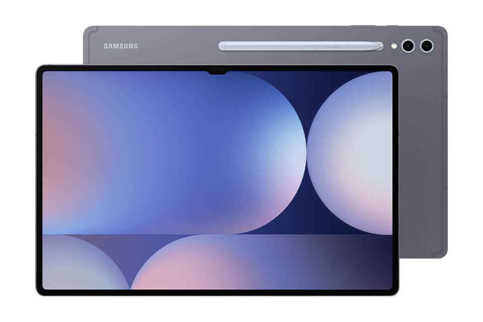 Tablet z dużym ekranem wyświetlającym abstrakcyjną grafikę w pastelowych kolorach. Na tylnej obudowie widoczne jest logo \'SAMSUNG\' oraz dwa obiektywy aparatu i rysik S Pen.
