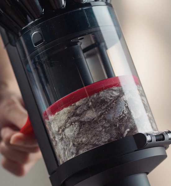 Widok pojemnika z funkcją ugniatania kurzu i zanieczyszczeń