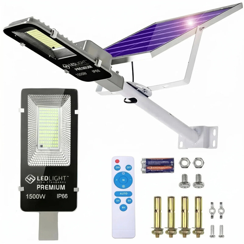 Obraz przedstawia lampę solarną LED z panelem słonecznym, pilotem, bateriami i zestawem montażowym. Na lampie widoczny jest napis: \'LED LIGHT HIGH STANDARDS PREMIUM 1500W IP66\'.