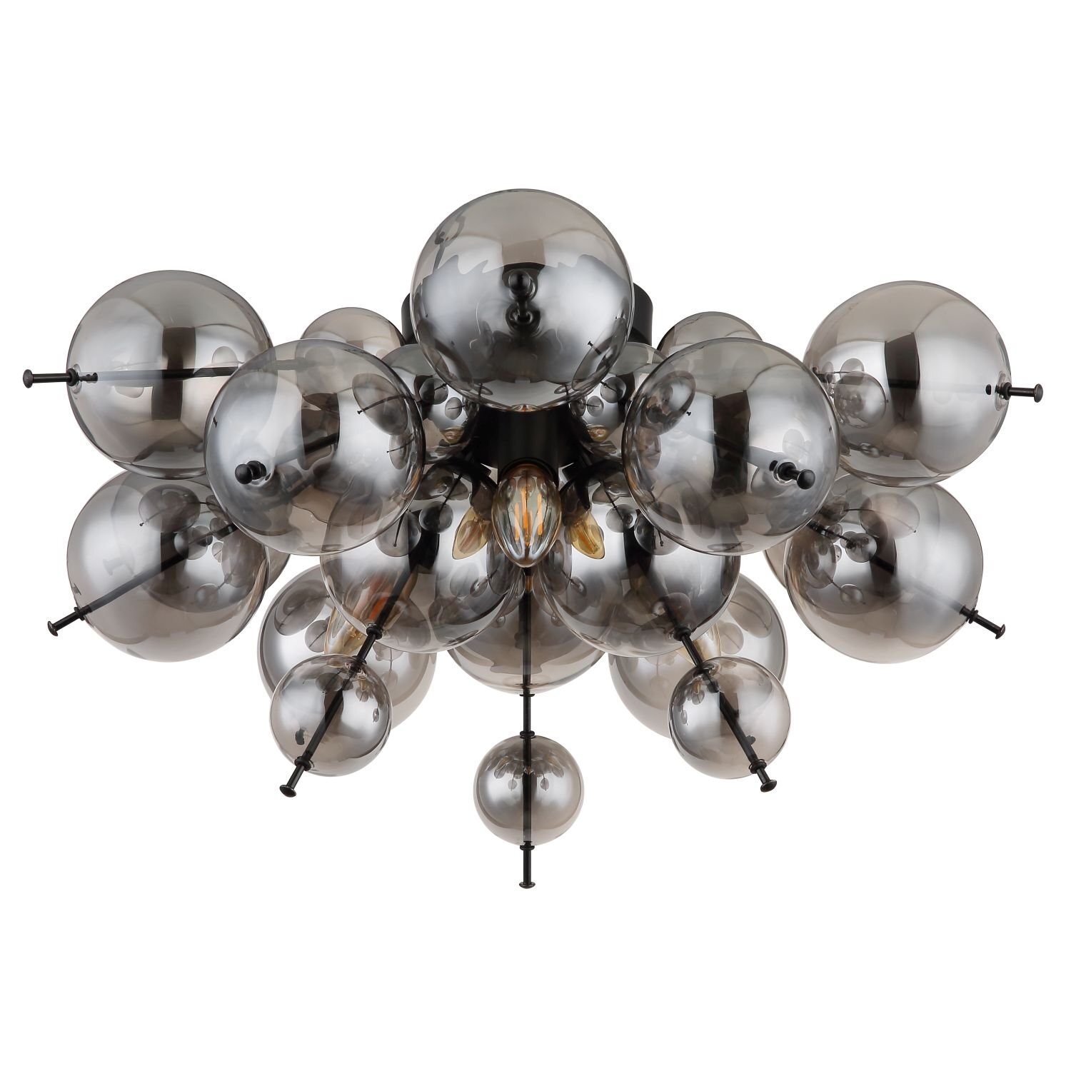 Lampa sufitowa składająca się z wielu kulistych, przezroczystych kloszy w kolorze dymionego szkła, zamontowanych na czarnej konstrukcji. Wewnątrz kloszy widoczne są żarówki.