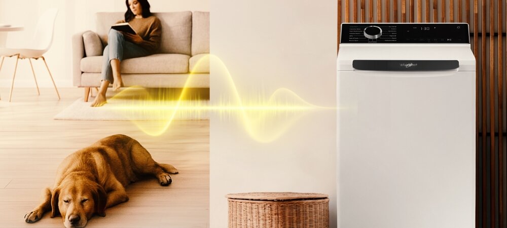 PRALKA WHIRLPOOL METDLRSL 6252BS PL Zdjęcie przedstawia pralkę ustawioną we wnętrzu, a obok niej graficzna fala podkreślająca cichą pracę urządzenia. W tle widać osobę czytającą oraz psa odpoczywającego na podłodze, co sugeruje spokojną atmosferę podczas pracy pralki Technologia Zen cicha praca brak wibracji komfort prania