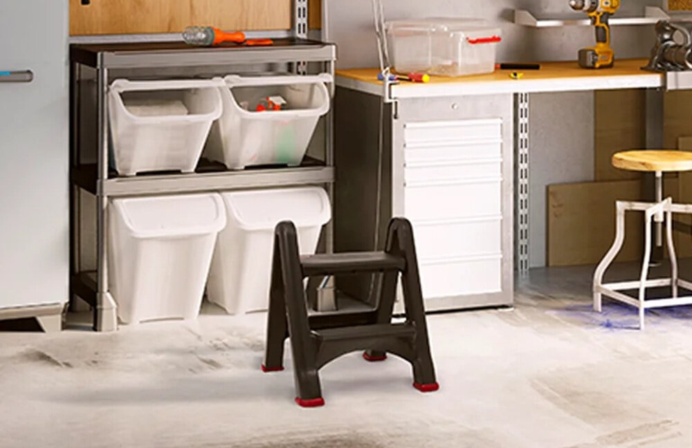 Podest  CURVER 155160 (0.63 m) warsztat garaż podest na podłodze podest w formie składanej drabinki maksymalna wysokość wejścia do 45 cm wymiary po złożeniu 63 x 47 x 17 cm