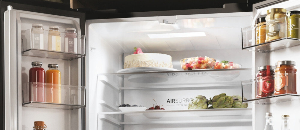 LODÓWKA HAIER HFR3718ENGB Wyjątkowa widoczność górne oświetlenie LED jasne wnętrze energooszczędne