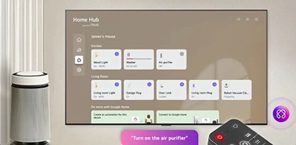 Na ekranie telewizora wyświetlany jest interfejs \'Home Hub\' z różnymi ikonami i tekstem, takimi jak \'Mixed Light\', \'Washer\', \'Air purifier\'. Obok znajduje się pilot z przyciskami oraz urządzenie przypominające oczyszczacz powietrza.