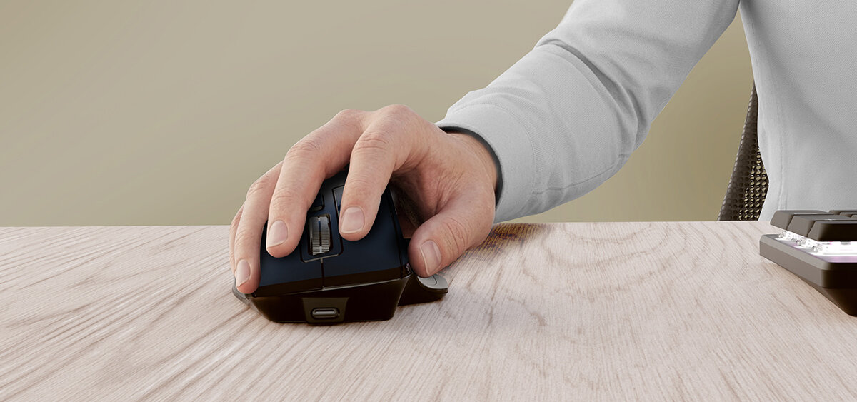 NATEC Jaguar Pro Personalizuj Natec Jaguar Pro skrótów przypiszesz wybrane funkcje do przycisków Intuicyjna konfiguracja - mysz na blacie, ręka na urządzeniu
