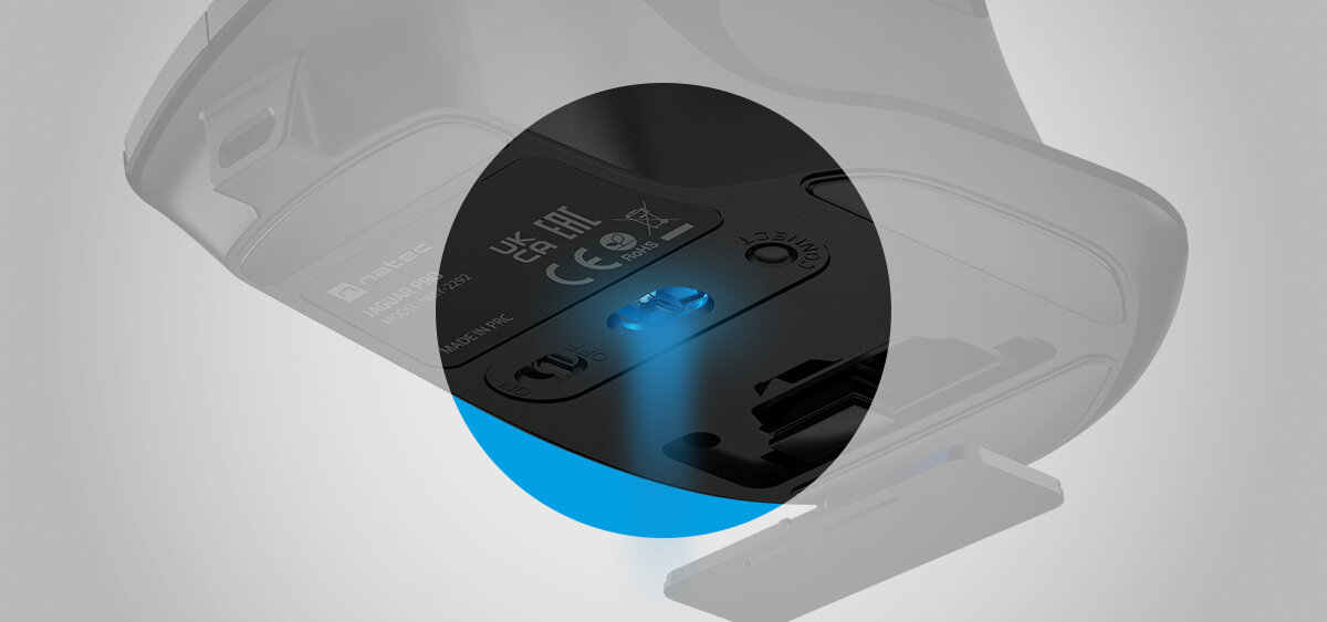 NATEC Jaguar Pro Natec Jaguar Pro różnych powierzchniach sensorowi optycznemu Blue Sense szklanym blacie. Maksymalna rozdzielczość 4000 DPI - zbliżenie na laser