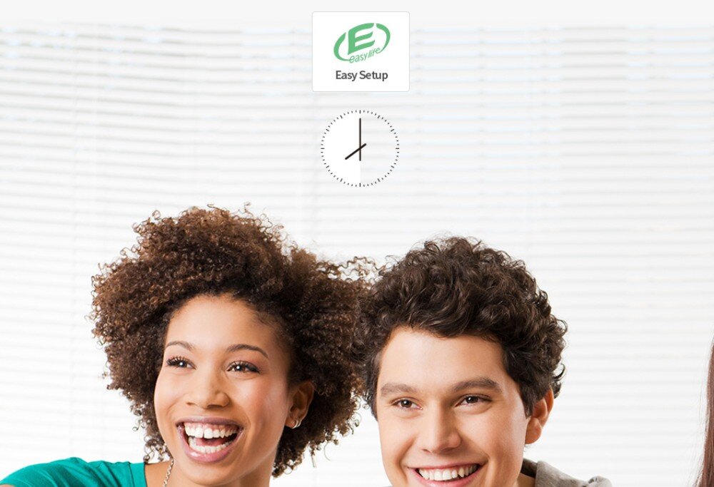 Router TENDA F3 Uśmiechnięta kobieta z ciemnymi, kręconymi włosami oraz młody mężczyzna na jasnym tle, nad którymi widnieje ikona zegara oraz logotyp z napisem 'Easy Setup'