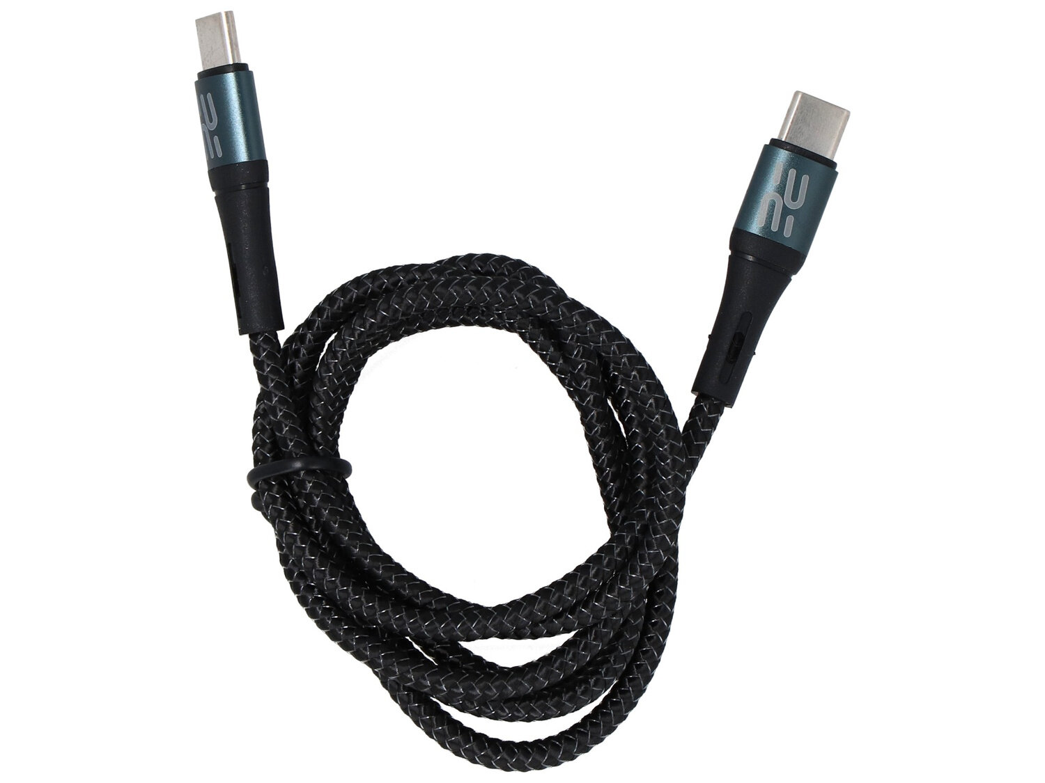 Czarny, pleciony kabel USB-C do USB-C z metalowymi końcówkami, na których widnieje logo \'EE\'.