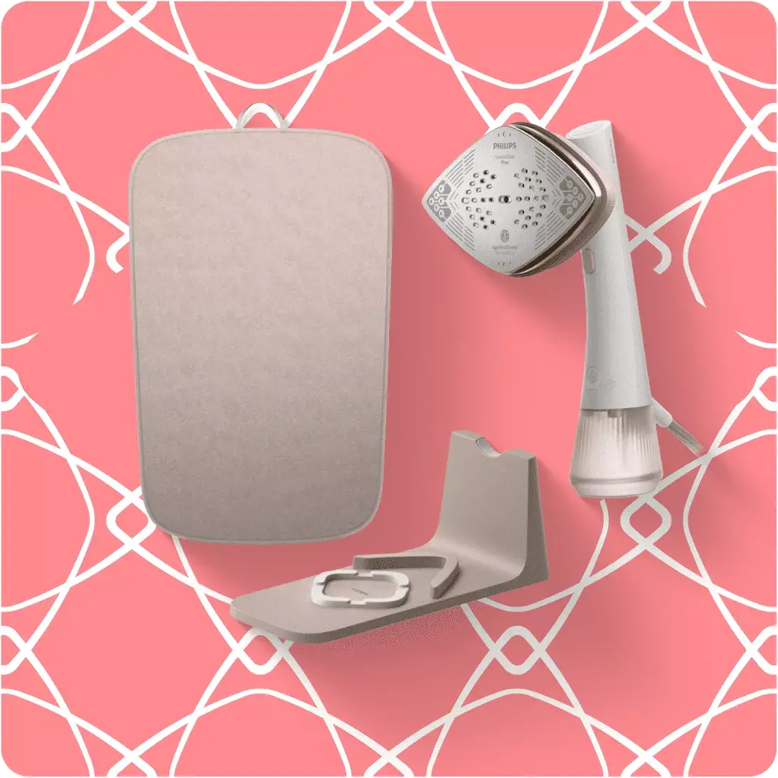 Na różowym tle z białym wzorem znajdują się trzy elementy: prostokątna mata, biała parownica z widoczną stopą oraz stojak. Na stopie parownicy widoczny jest napis \'PHILIPS\'.