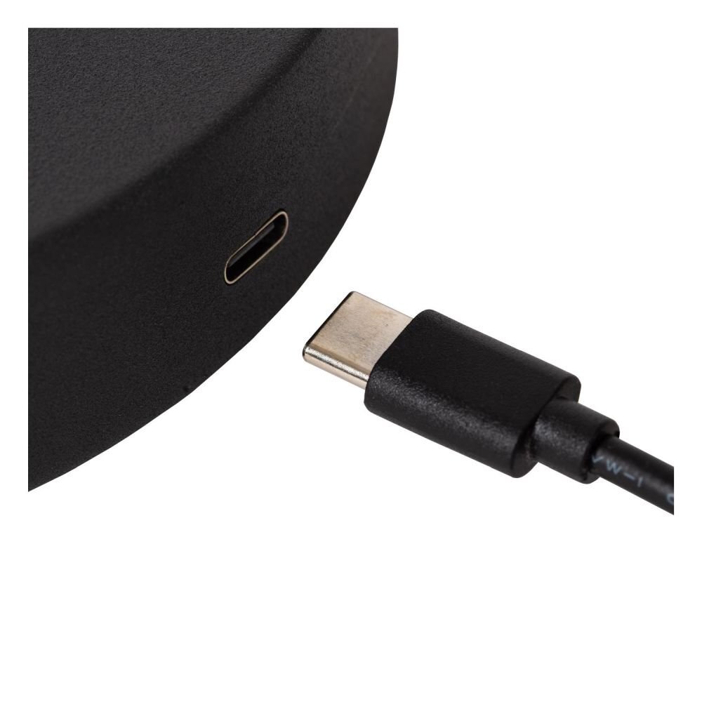 Zbliżenie na czarny kabel USB-C oraz port USB-C w czarnym urządzeniu.