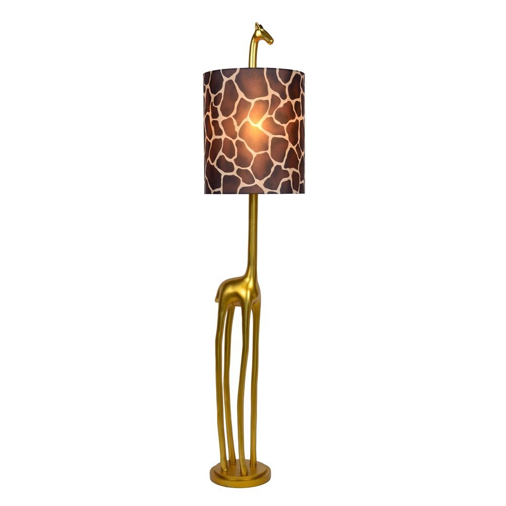 Lampa podłogowa w kształcie złotej żyrafy z abażurem w wzór przypominający skórę żyrafy. Lampa stoi na okrągłej podstawie.
