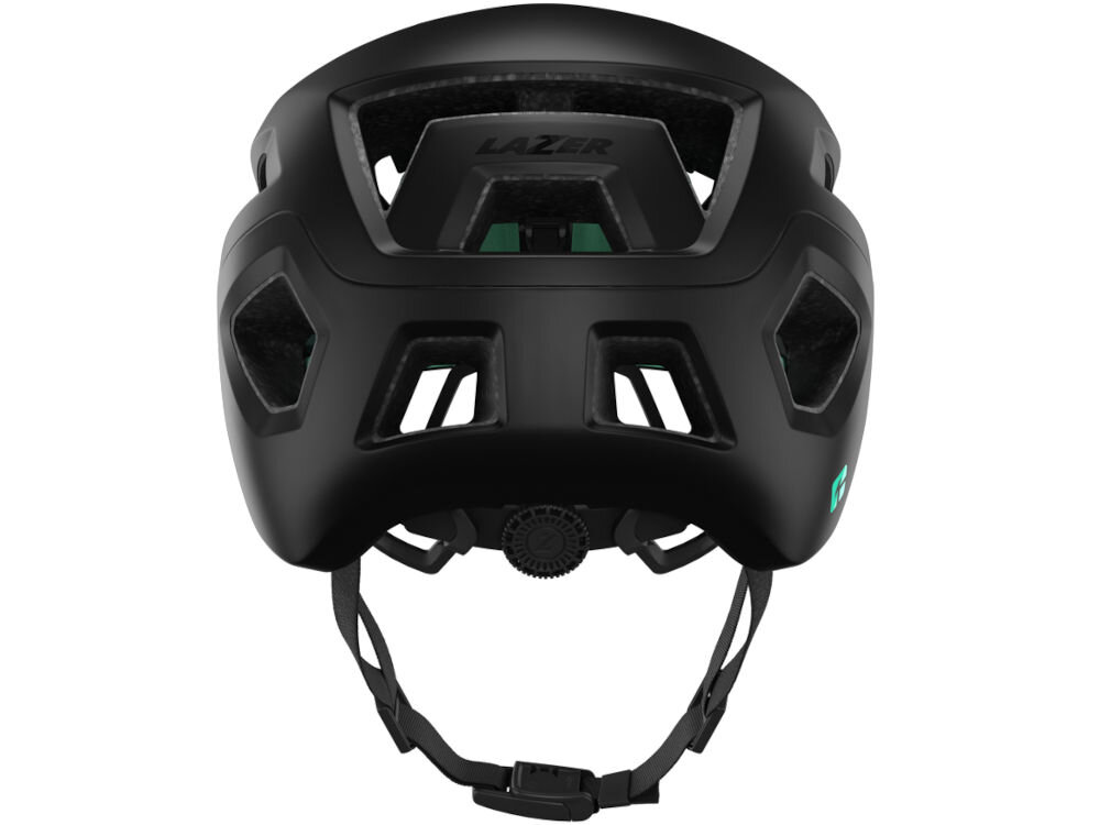 Czarny matowy kask rowerowy z widocznymi otworami wentylacyjnymi i logo \'LAZER\' na górze. Posiada regulowany pasek pod brodą.