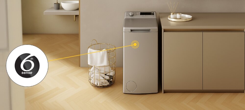 PRALKA WHIRLPOOL MTDLRS65230SS PL/N Zdjęcie przedstawia pralkę ładowaną od góry z wyróżnionym systemem 6th Sense. Element graficzny pokazuje, gdzie technologia optymalizuje proces prania technologia 6 Zmysł inteligentne czujniki automatyczne dopasowanie