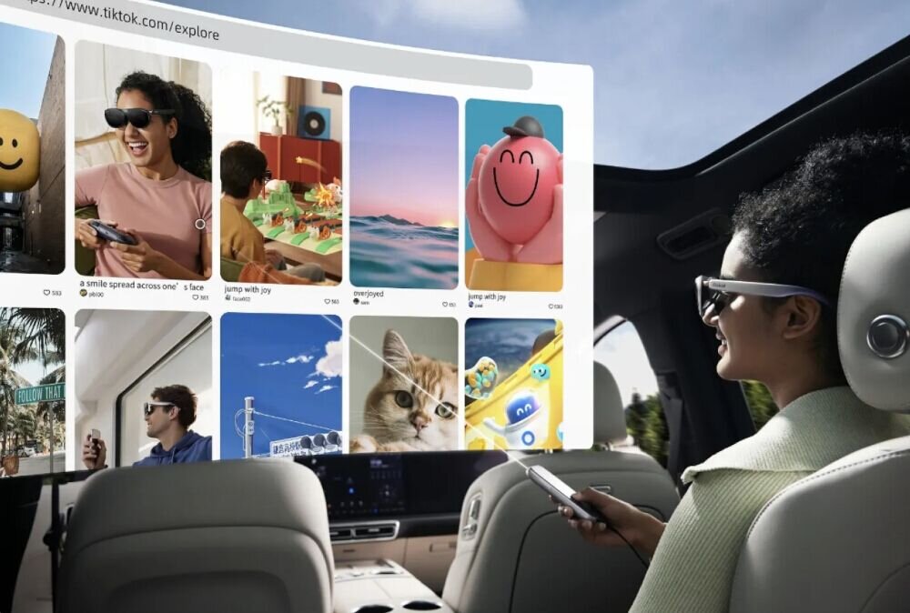 Zestaw Rokid AR Spatial Okulary + Stacja kobieta siedząca w samochodzie pokazanie działania okularów AR Spatial funkcja 3D komfort oglądania i pracy nawet w ruchu