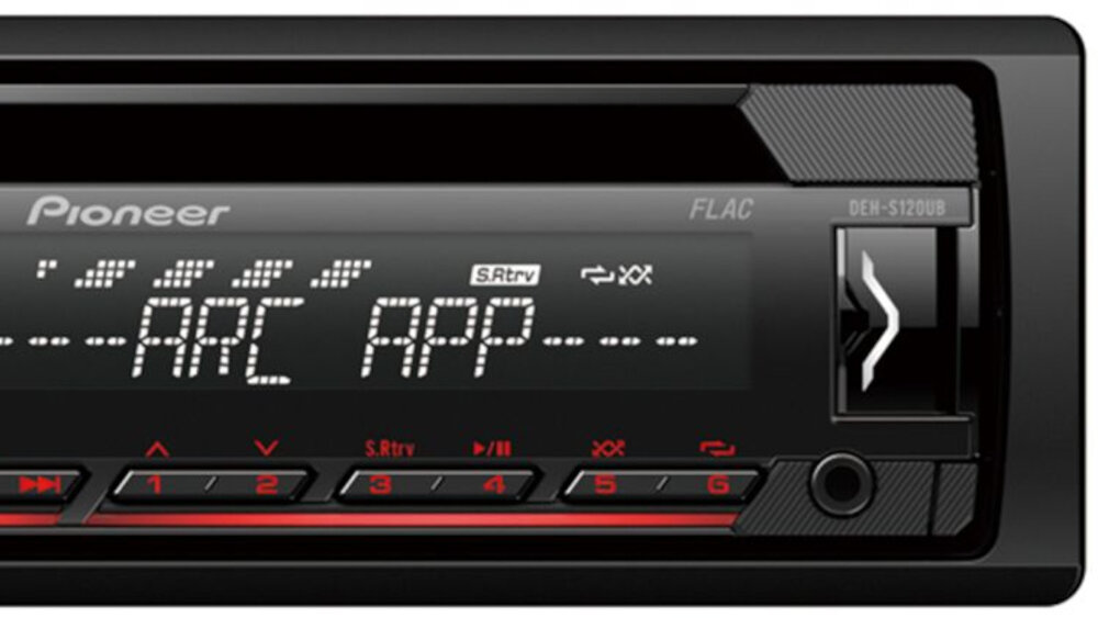 Radio samochodowe z wyświetlaczem pokazującym tekst \'ARC APP\' oraz przyciskami numerycznymi i dodatkowymi funkcjami. Widoczne logo \'Pioneer\' oraz oznaczenie modelu \'DEH-S120UB\'.