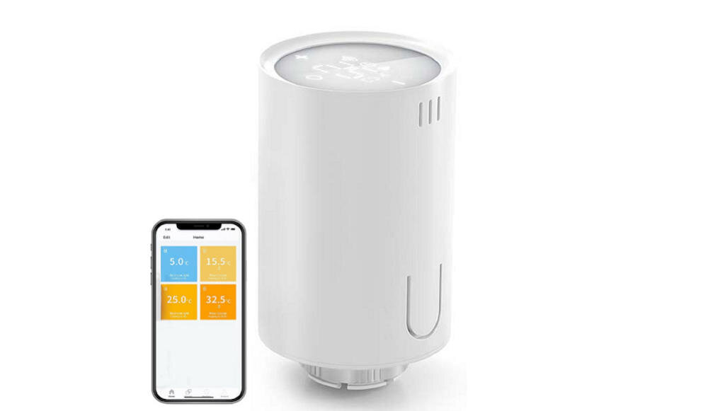 Na obrazie widoczna jest biała głowica termostatyczna o cylindrycznym kształcie oraz smartfon z aplikacją pokazującą temperatury. Na ekranie smartfona widoczne są wartości: 5.0, 15.5, 25.0, 32.5.