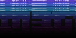 Obraz przedstawia interfejs programu do edycji dźwięku z wieloma ścieżkami audio w różnych odcieniach niebieskiego i fioletowego. Ścieżki są ułożone poziomo, a każda z nich zawiera wizualizację fal dźwiękowych.