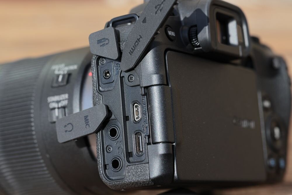 Aparat CANON R8  bateria zasilanie 